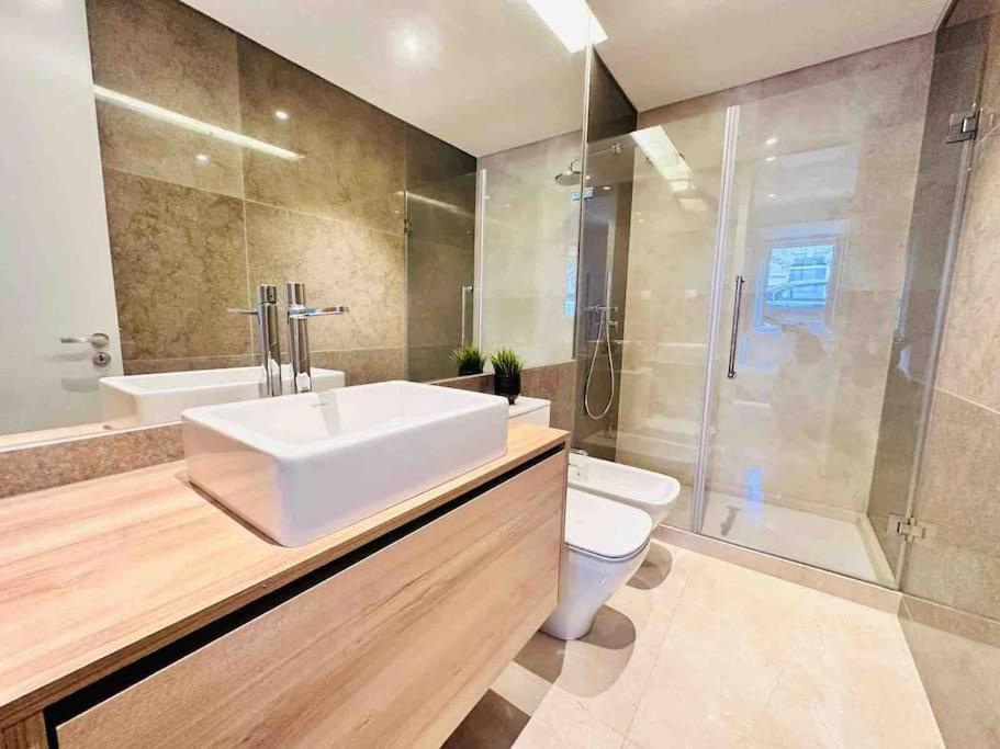 Lisbon Marques De Pombal Top Flat Great Locations City Center B Exterior foto